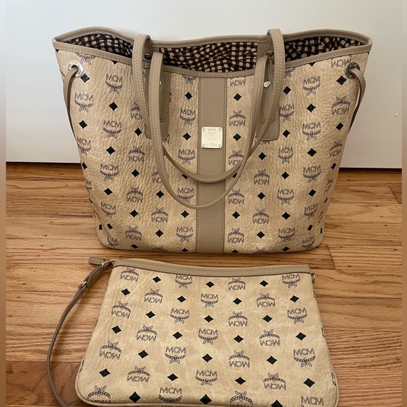 MCM REVERSIBLE LIZ SHOPPER Tote - Picture 1 of 9